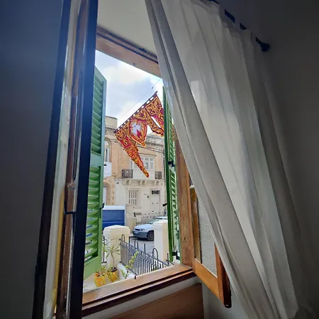 Malta, Flat - Minutes From The Sea! בית נופש